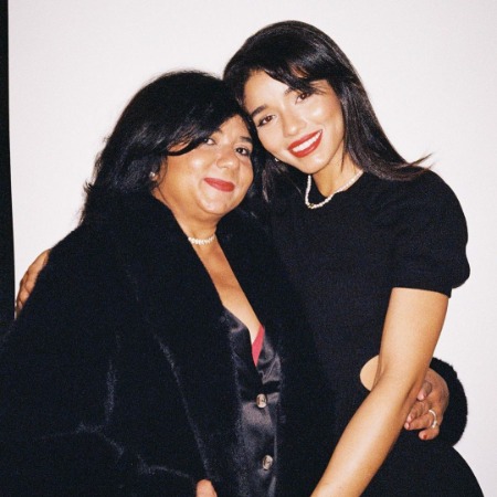 The picture of Yovanna Ventura with her mother. 